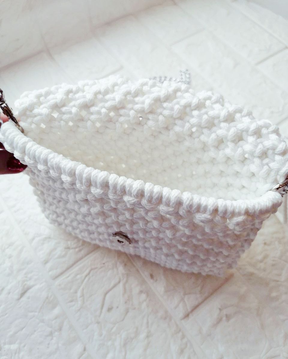 belaya-pletenaya-sumka-ruchnoj-raboty Плетеная сумка, цвет: белый, ручная работа