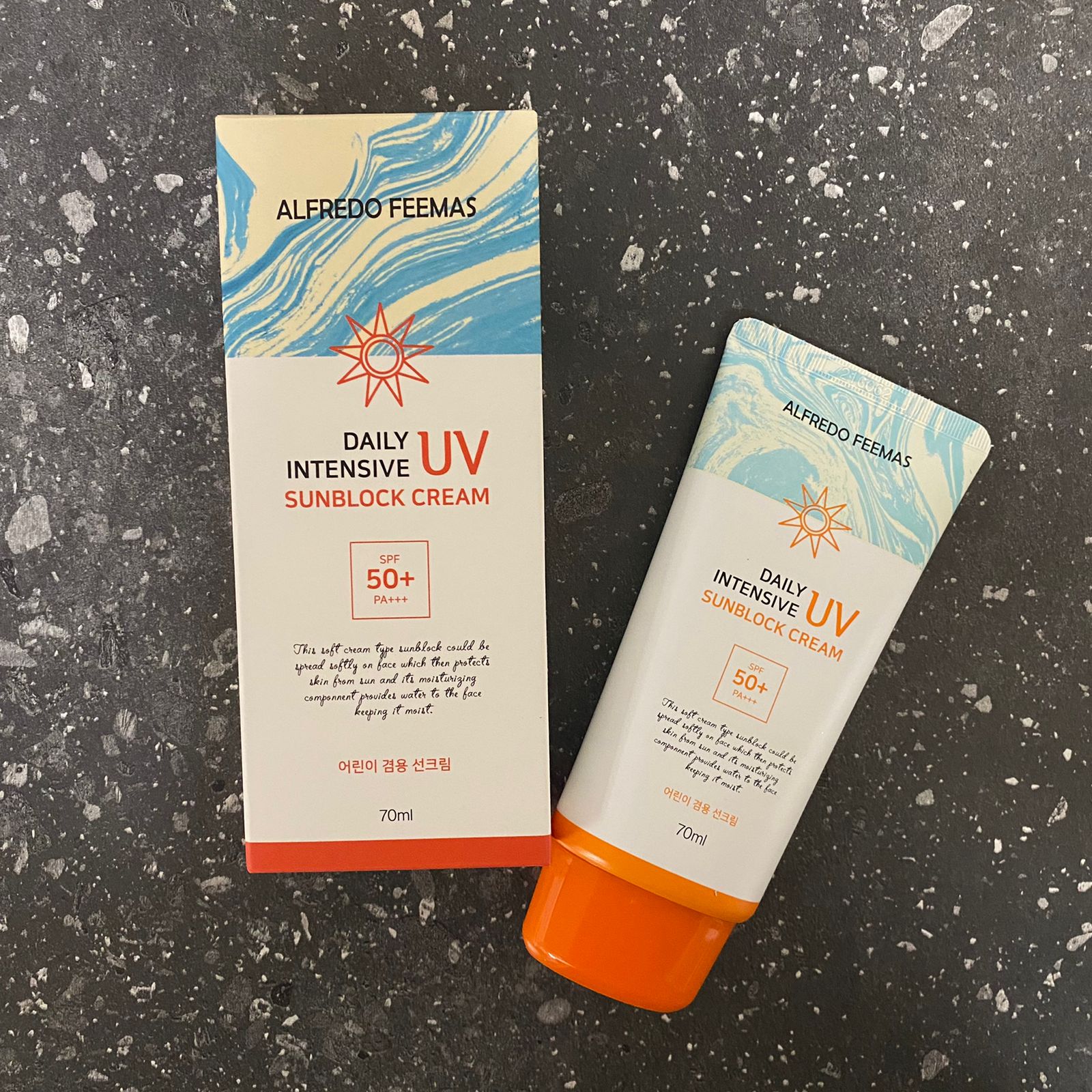 solnczezashhitnyj-krem-dlya-licza-s-uvlazhnyayushhim-effektom-spf50-70ml Солнцезащитный крем "Alfredo Feemas"